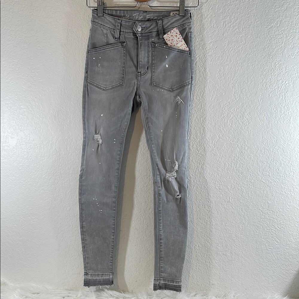 Free People WE THE FREE Grey Distressed Paint Splatter Skinny Jeans sz 25 NEW - Picture 3 of 16